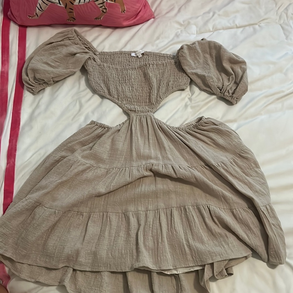 NEVER WORN Medium Olivaceous Tan Dress
